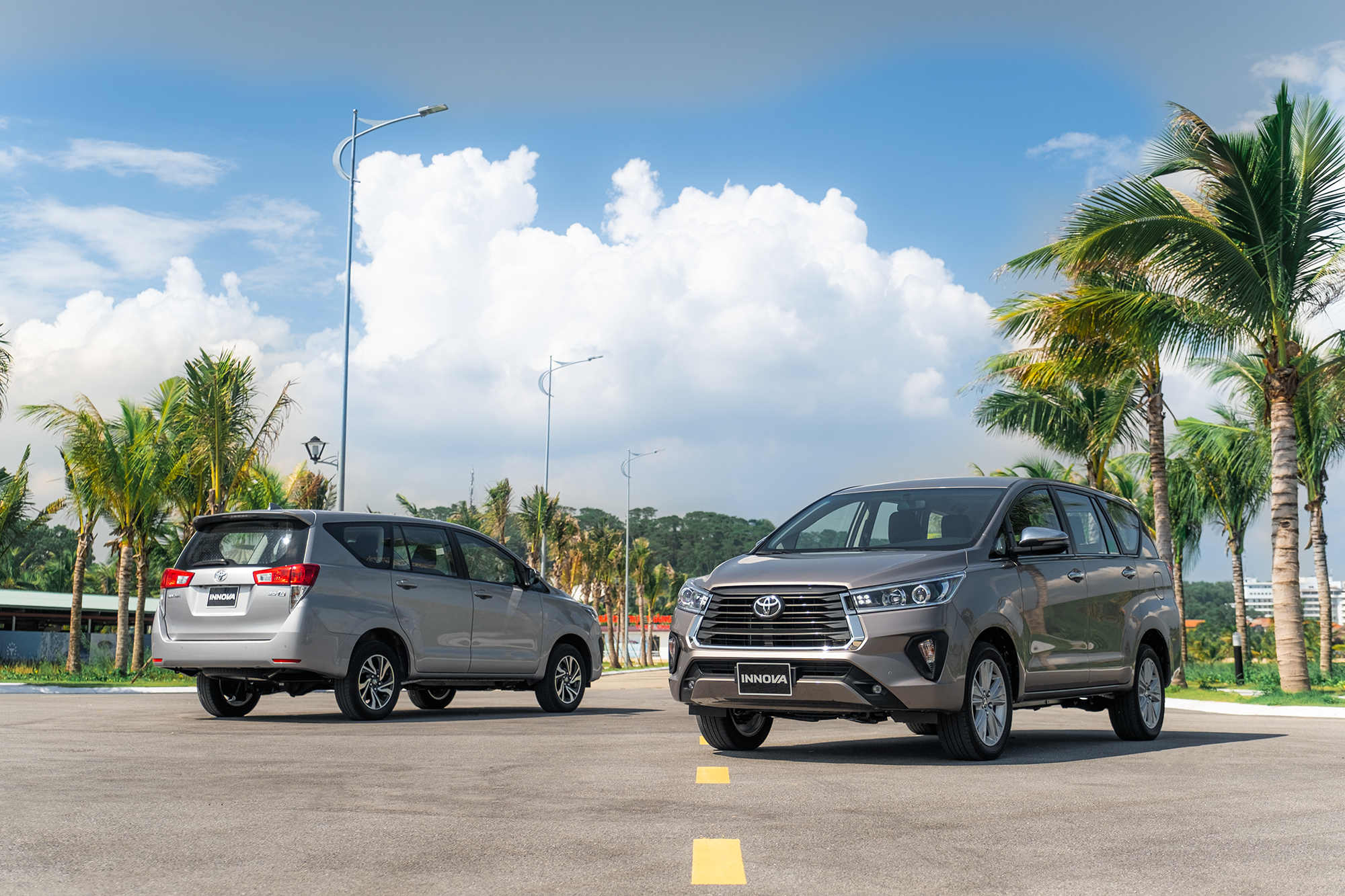So sánh nhanh Toyota Innova 2023 bản E và bản V