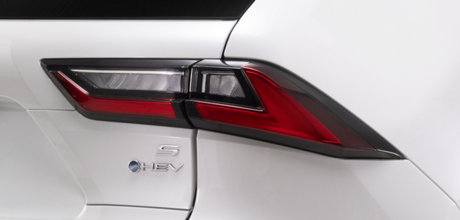 b4dcef_42a9312cf98d47d4b105e24e35250197mv2-2 Cụm đèn sau