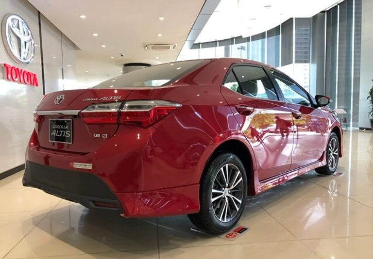 toyota-corolla-altis-2023