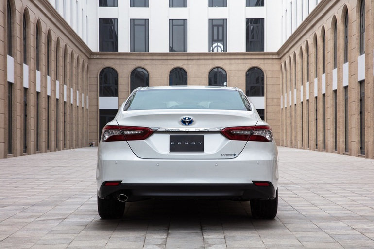 b4dcef_a430033cda4f4f73b82222c7852254abmv2-1 gia-xe-toyota-camry-2023-toyota-thanh-xuan