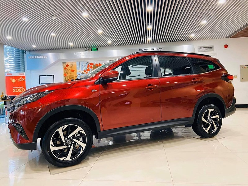 b4dcef_ca0f8910cddf47c690ff6b1098595c05mv2-3 ree