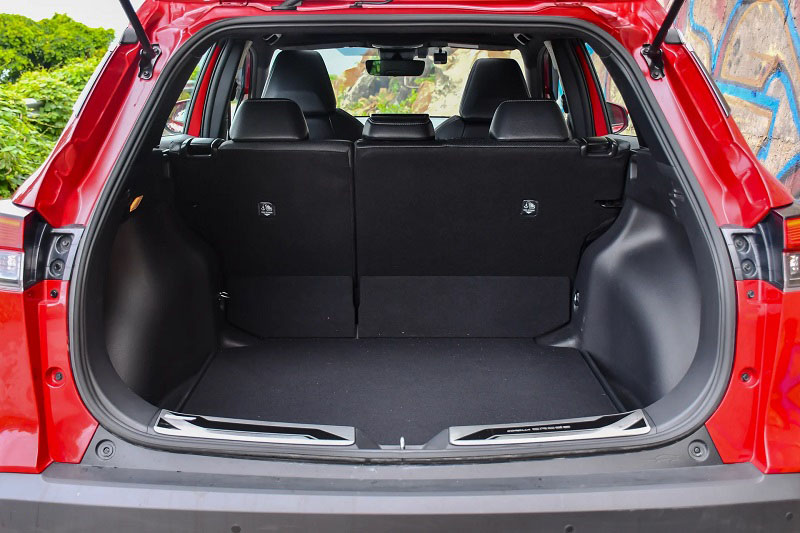 Có thêm tính năng đá cốp thông minh và tiện lợi